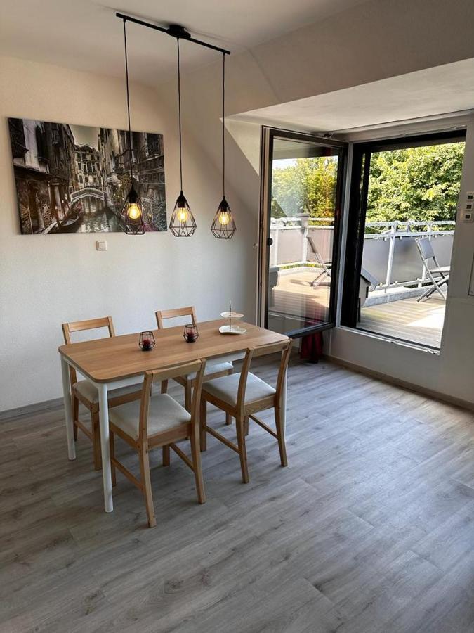 A&V Apartments Wunderschoene Rheinblick Wohnung Zum Entspannen Apt Ela Duisburg Exterior photo